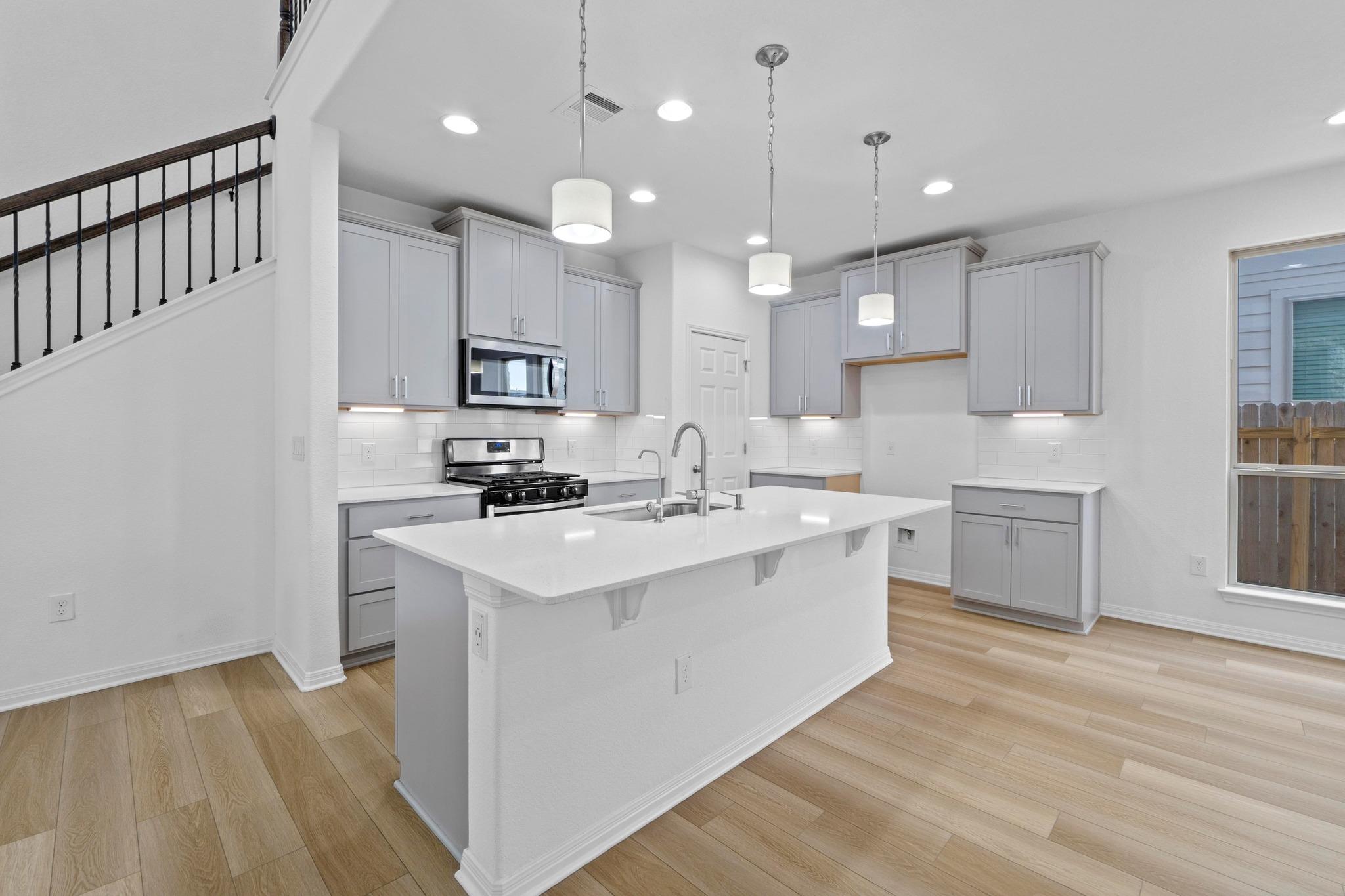 205 AUDIE MURPHY Cir, Leander, TX 78641