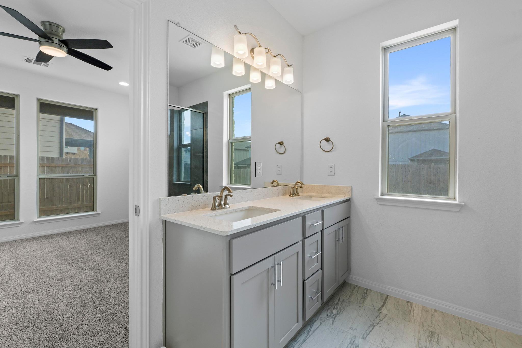 205 AUDIE MURPHY Cir, Leander, TX 78641