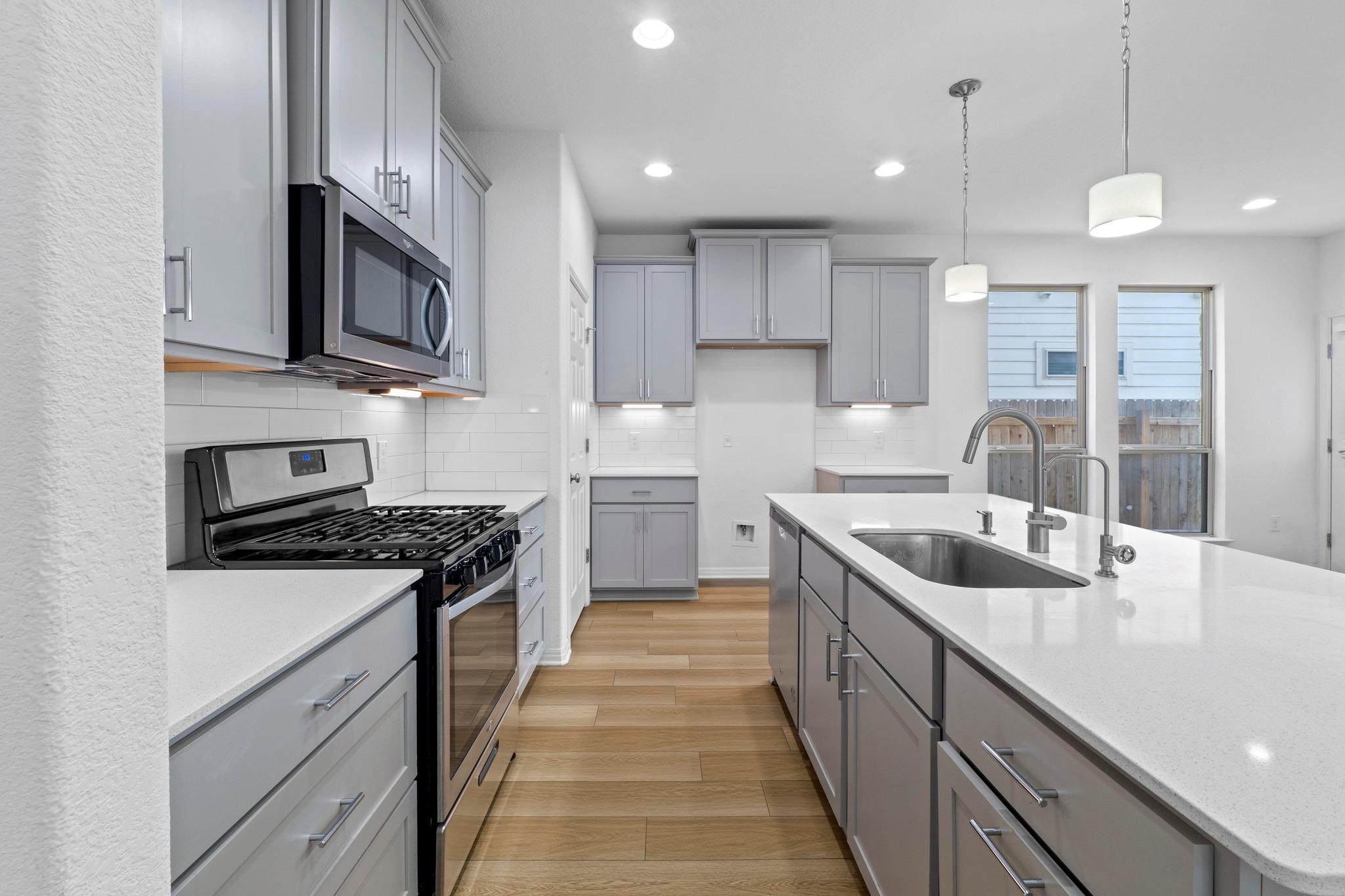 205 AUDIE MURPHY Cir, Leander, TX 78641