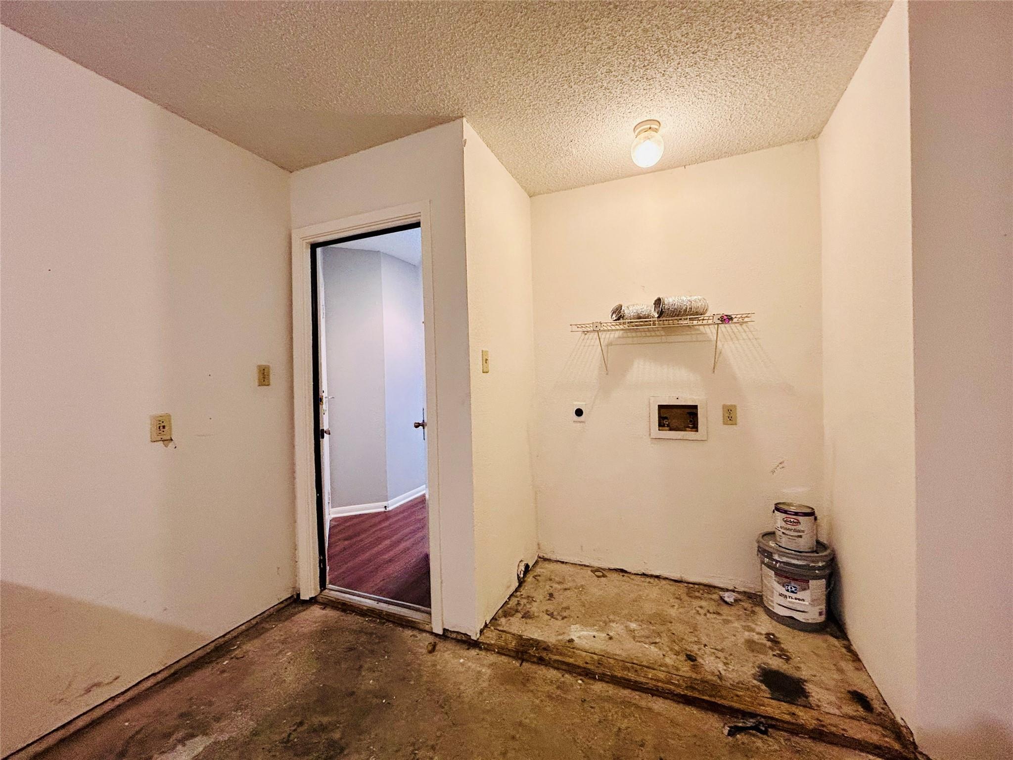 8905 Schick Rd # D, Austin, TX 78729