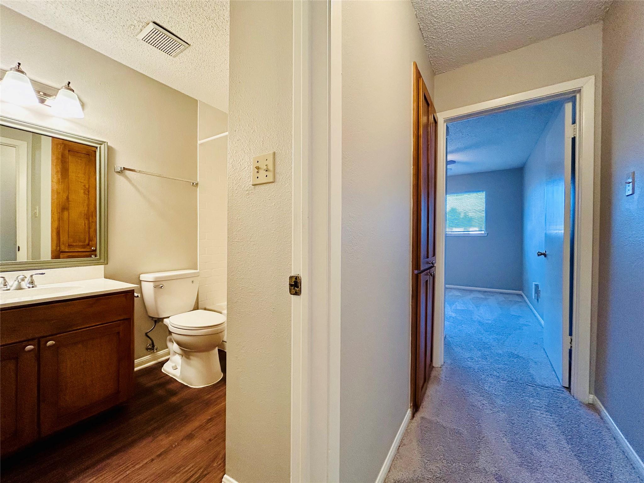 8905 Schick Rd # D, Austin, TX 78729