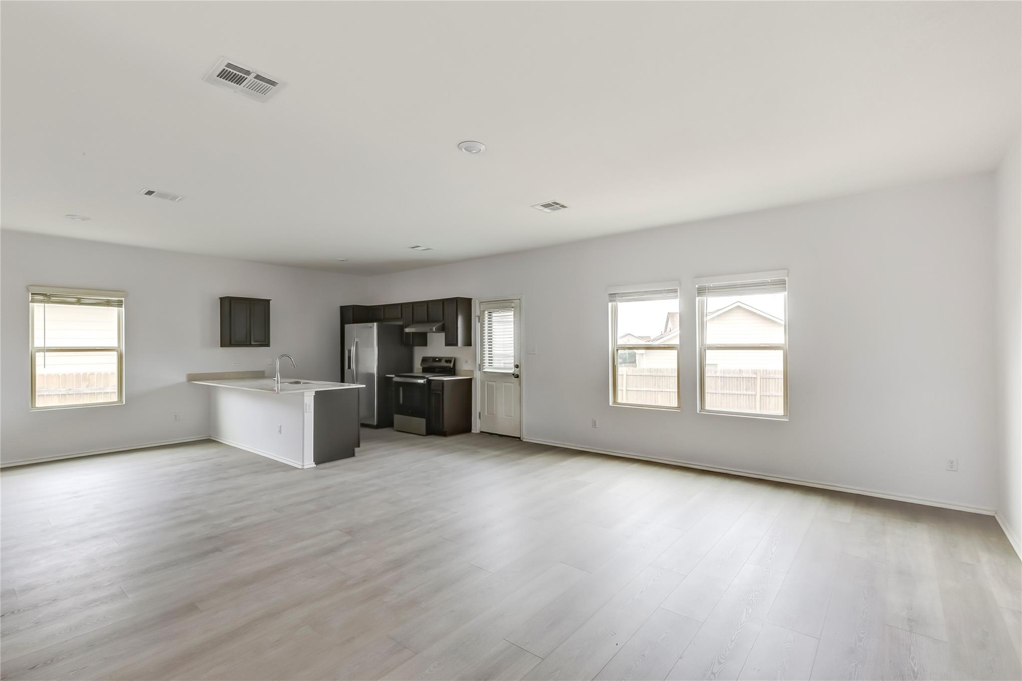 772 Circle Way, Jarrell, TX 76537