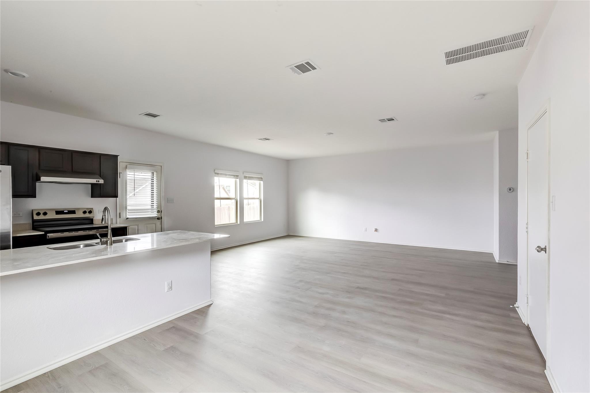 772 Circle Way, Jarrell, TX 76537