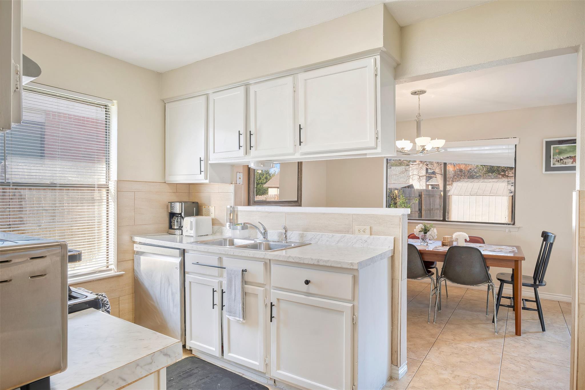 12002 Swan Dr, Austin, TX 78750