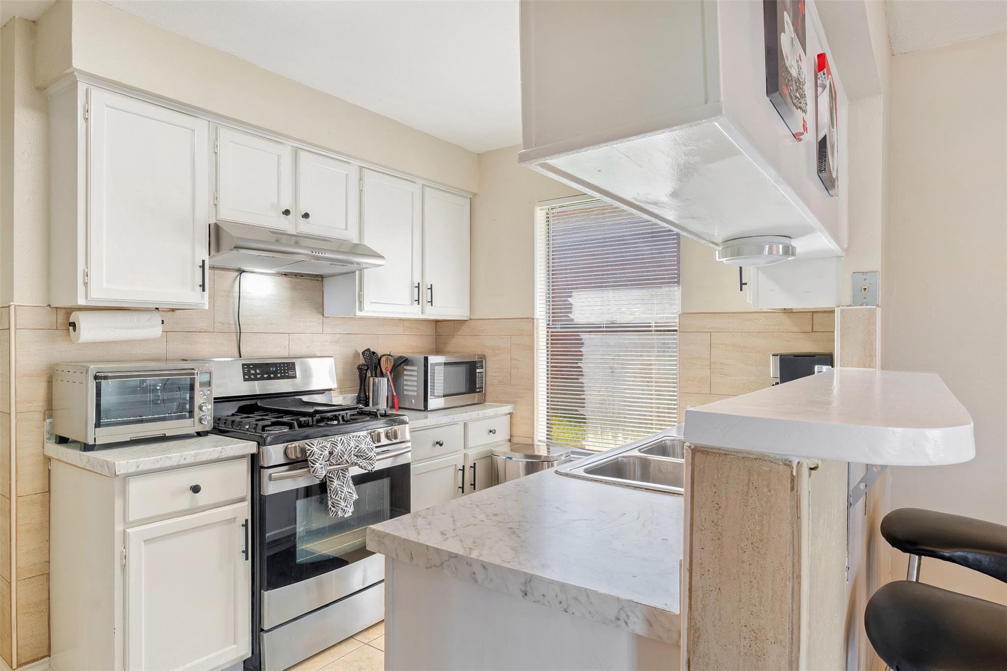 12002 Swan Dr, Austin, TX 78750