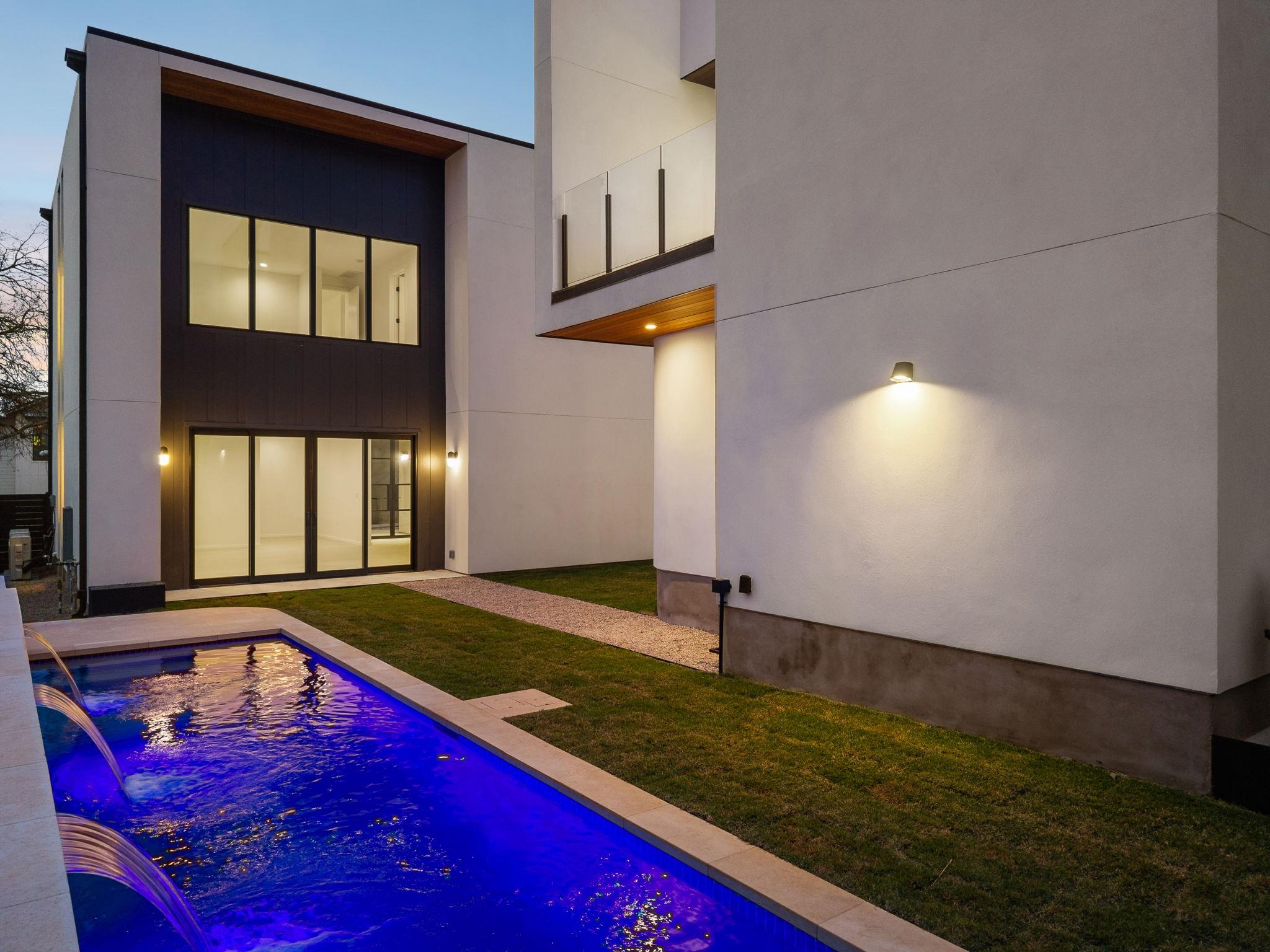 3007 Locke Ln, Austin, TX 78704