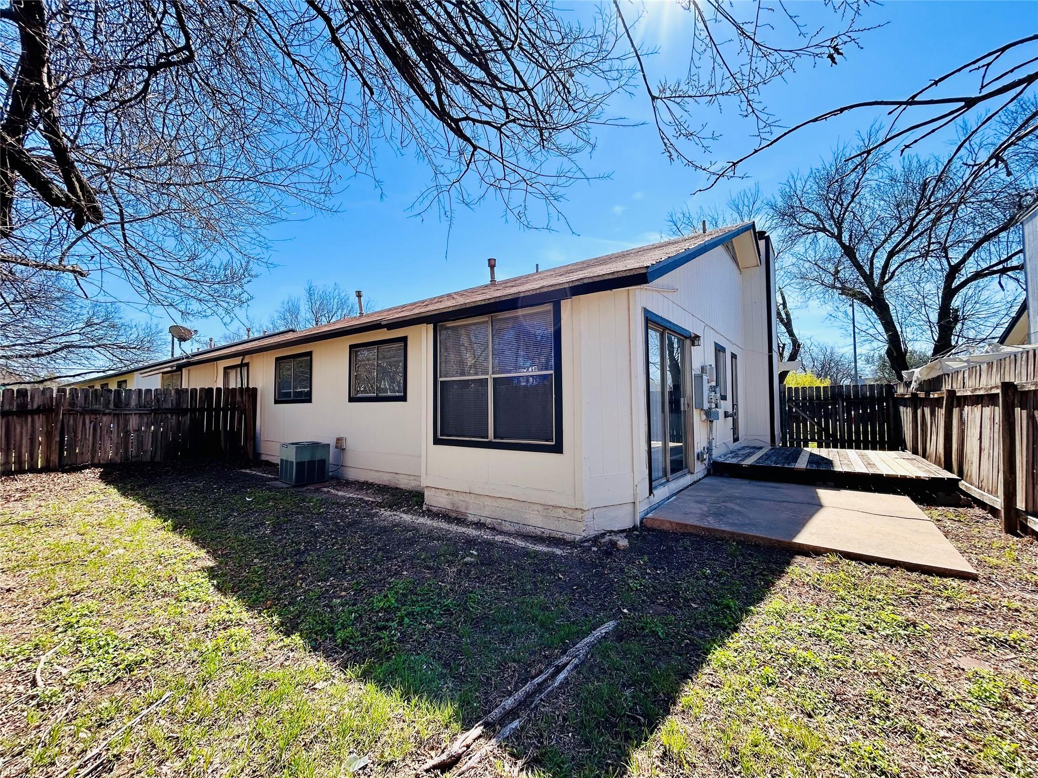 1502 No Mor Cv # A, Austin, TX 78758