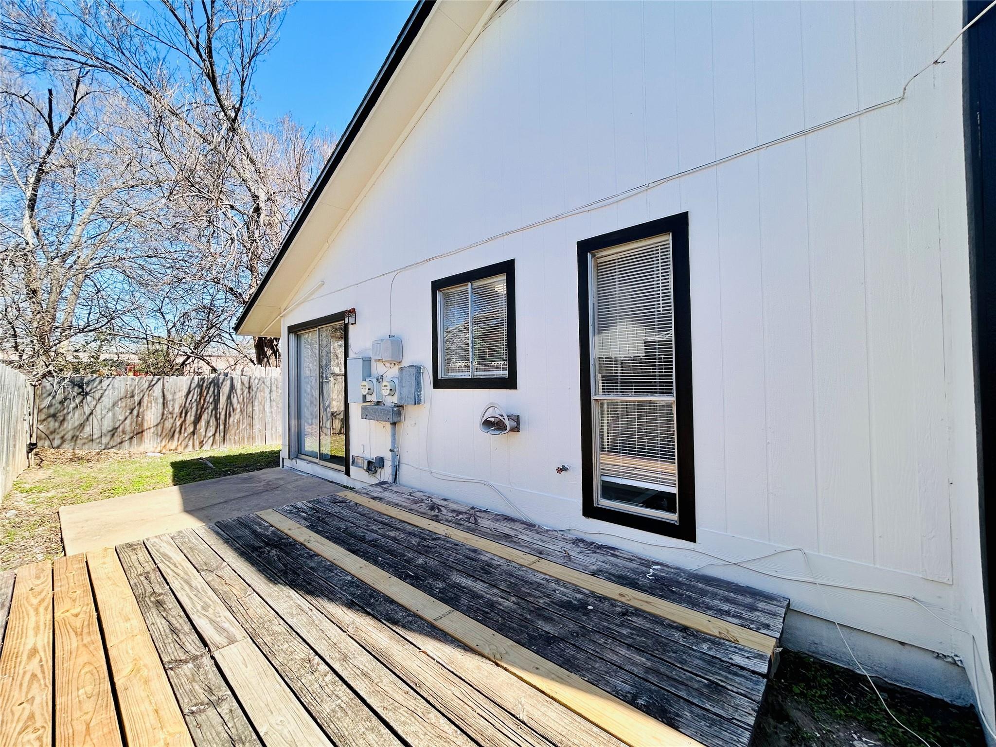 1502 No Mor Cv # A, Austin, TX 78758