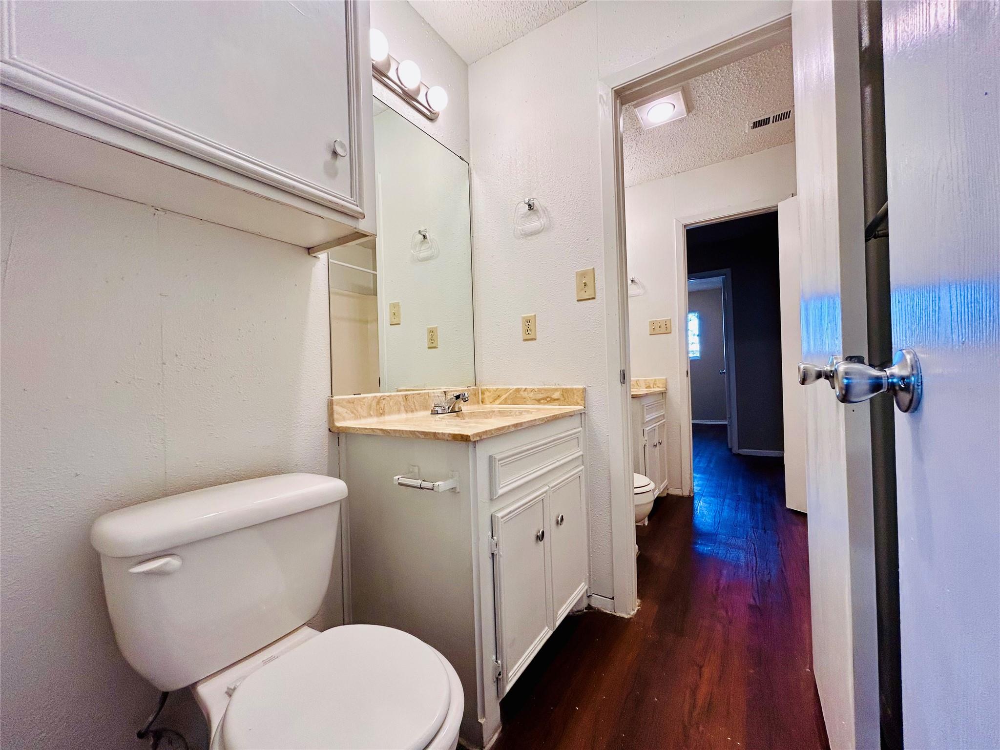 1502 No Mor Cv # A, Austin, TX 78758