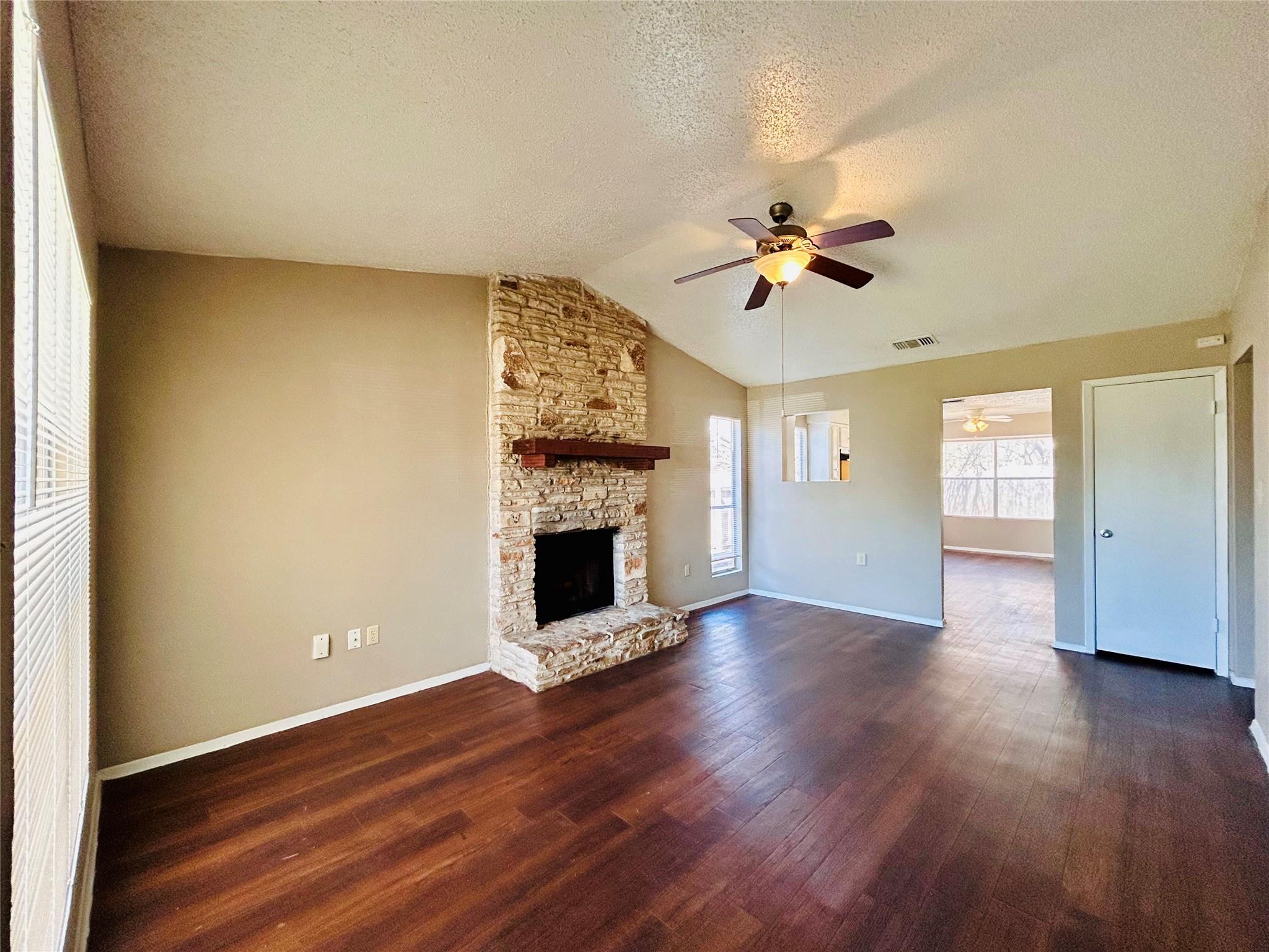 1502 No Mor Cv # A, Austin, TX 78758