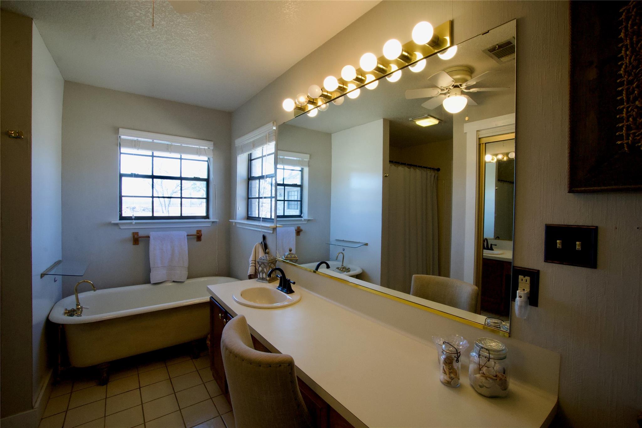 2352 Borchert Loop, Lockhart, TX 78644