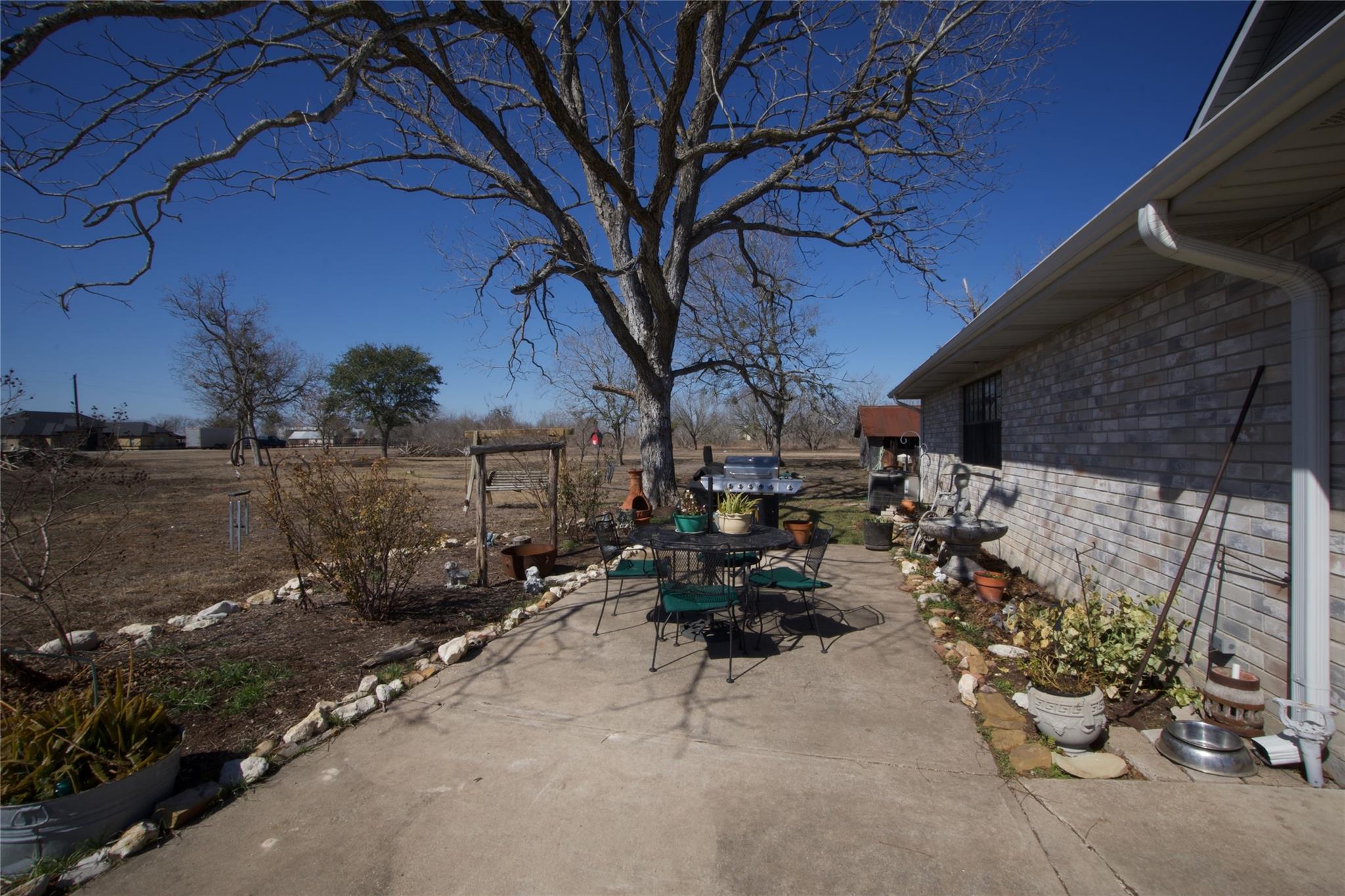 2352 Borchert Loop, Lockhart, TX 78644