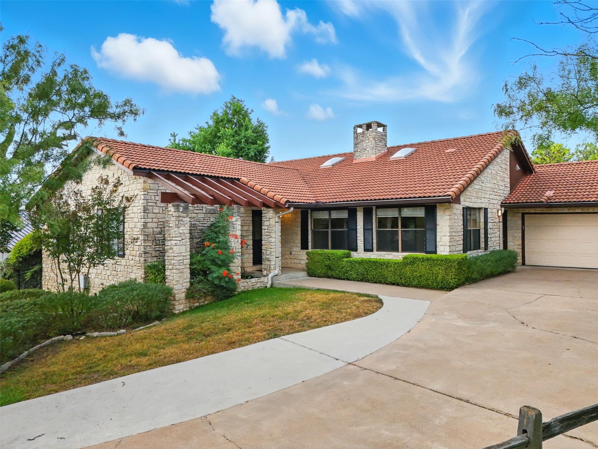 124 Tee Off, Horseshoe Bay, TX 78654