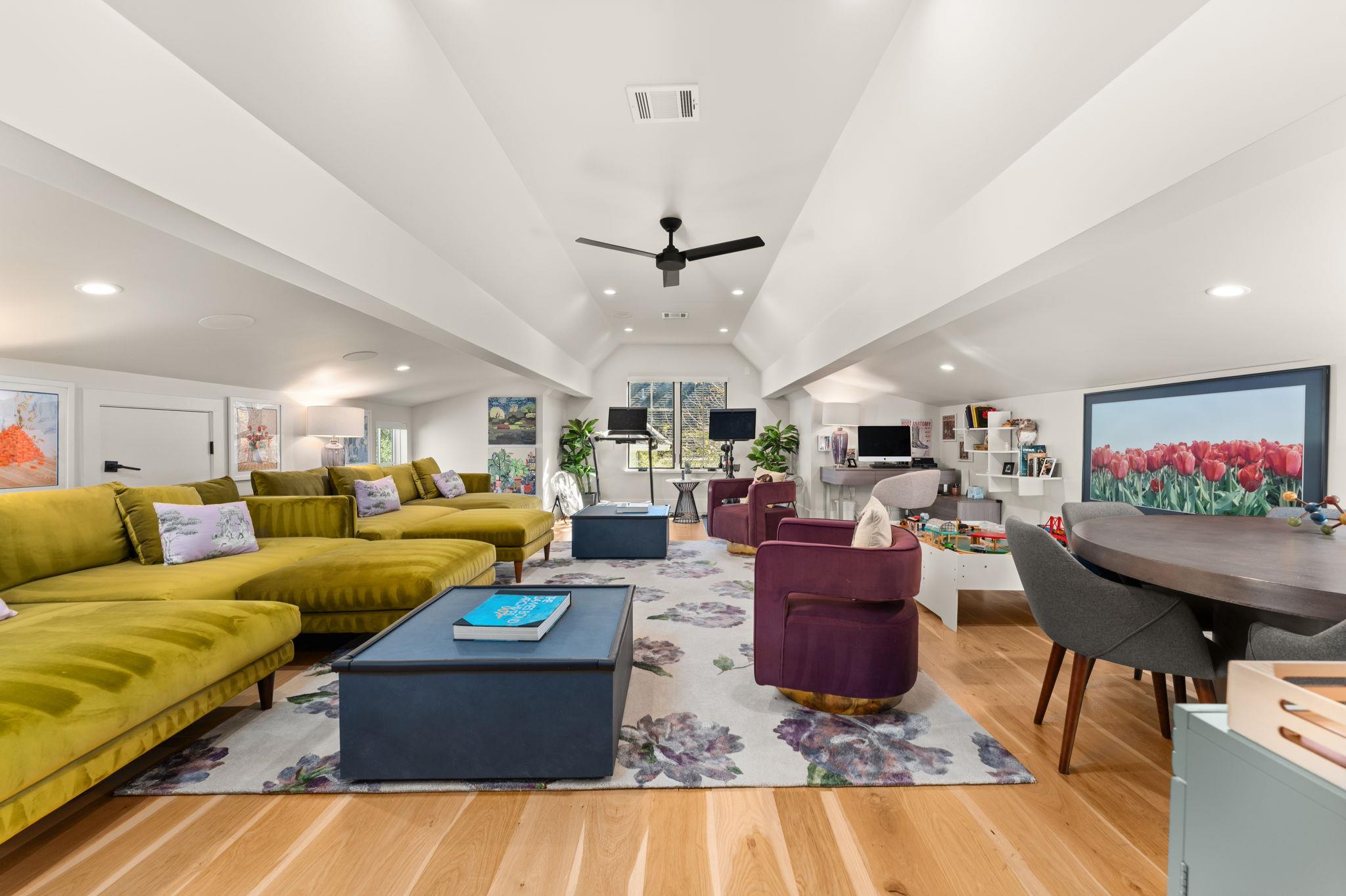 2203 Greenlee Dr, Austin, TX 78703