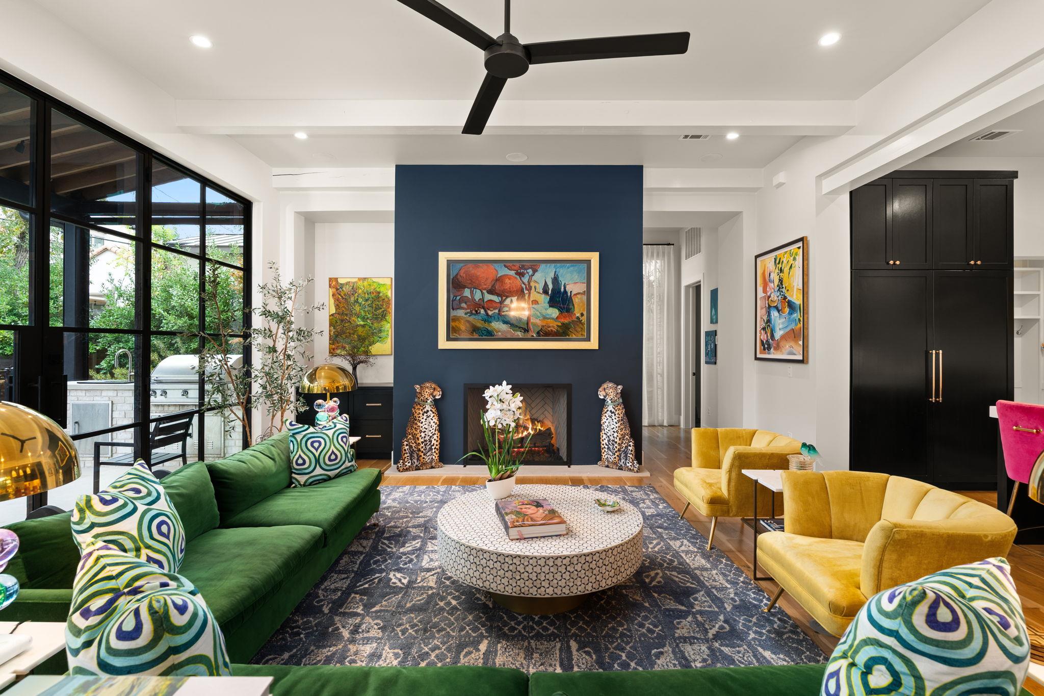 2203 Greenlee Dr, Austin, TX 78703