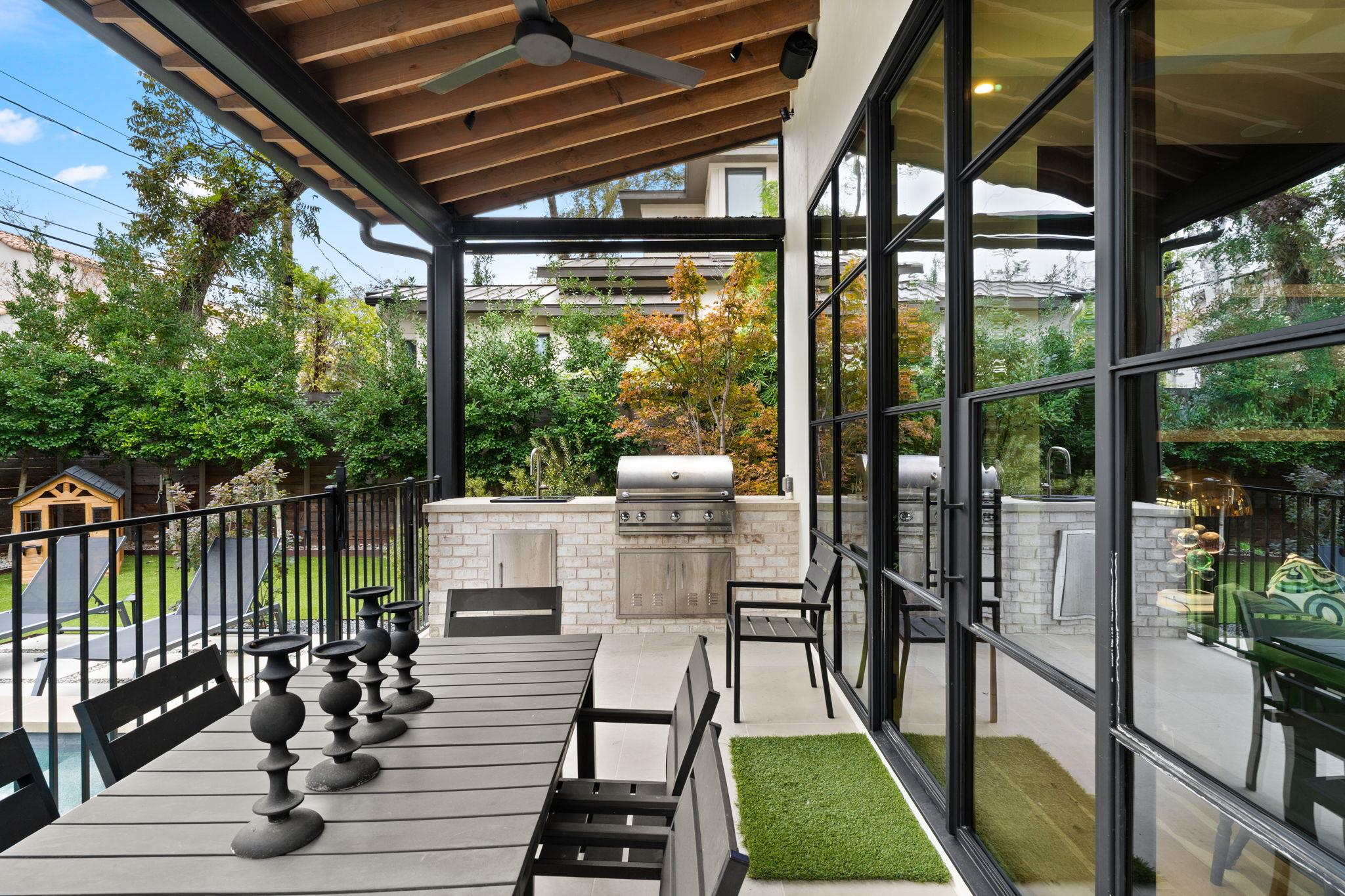 2203 Greenlee Dr, Austin, TX 78703