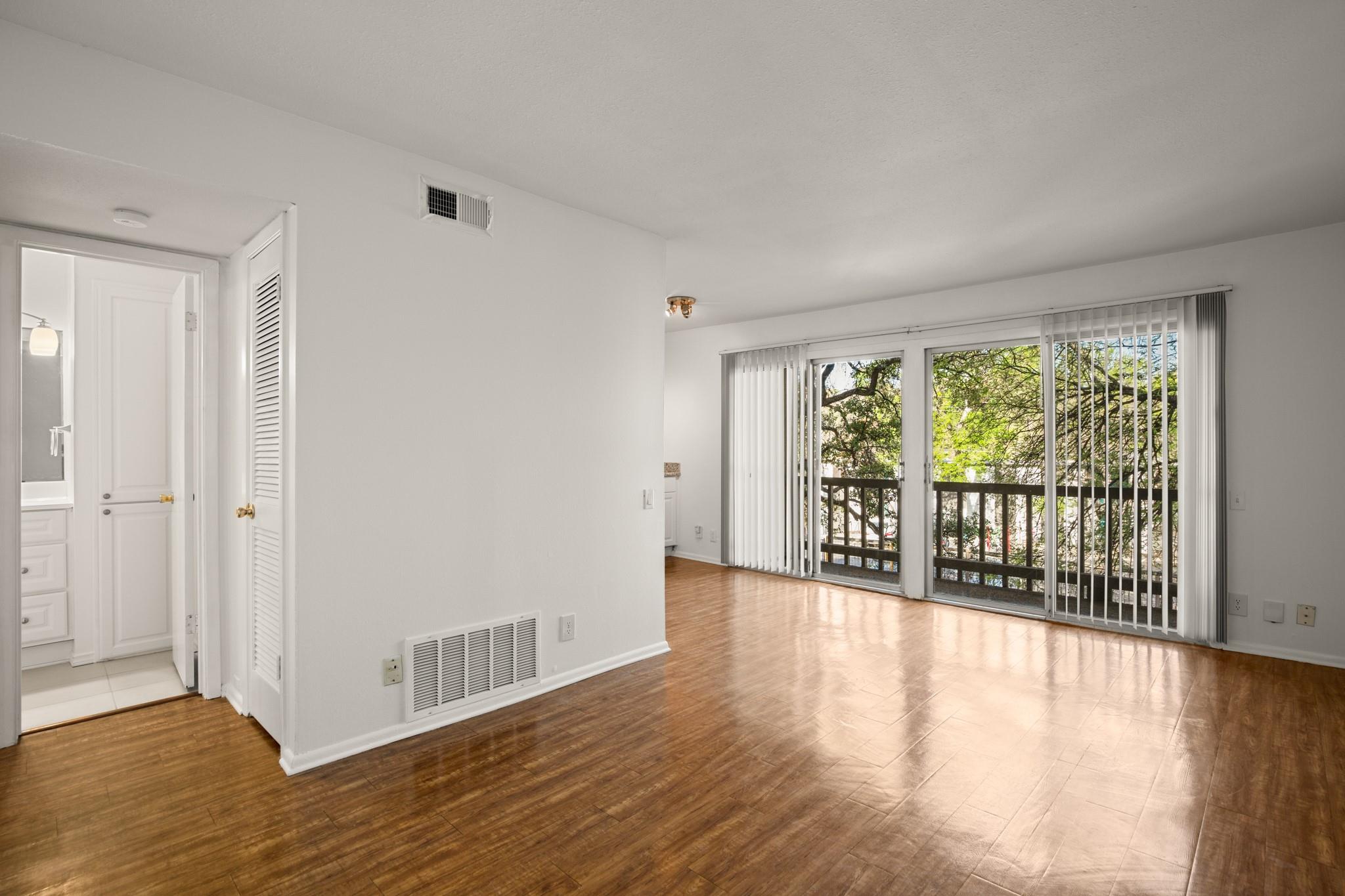 620 S 1st St # 209, Austin, TX 78704