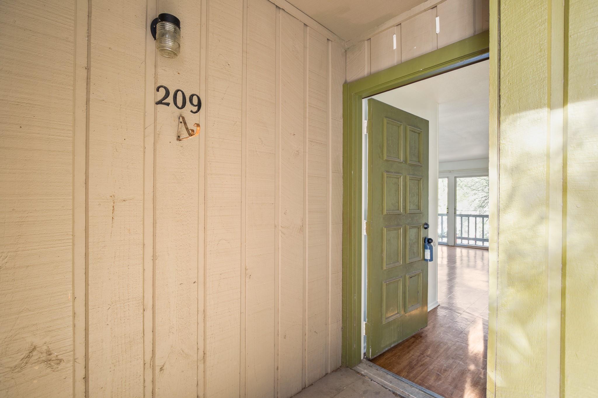 620 S 1st St # 209, Austin, TX 78704