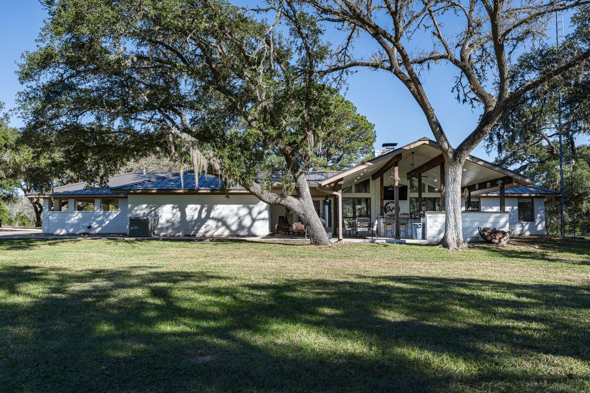 12570 FM 530, Hallettsville, TX 77964