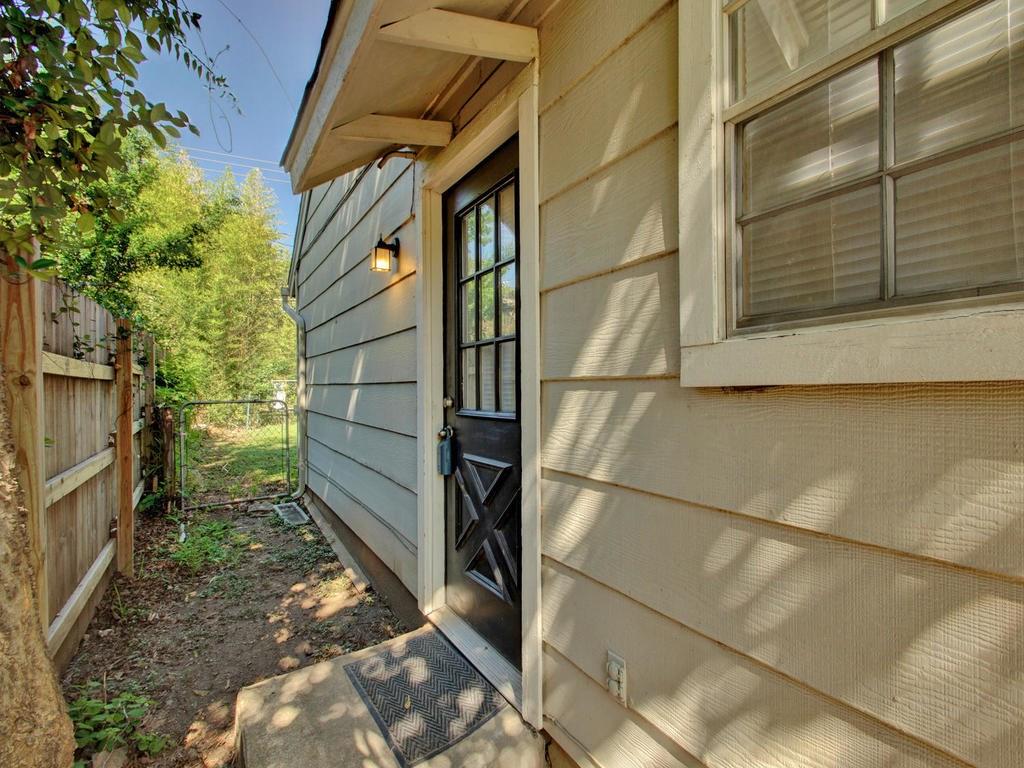 4906 Duval St # A, Austin, TX 78751