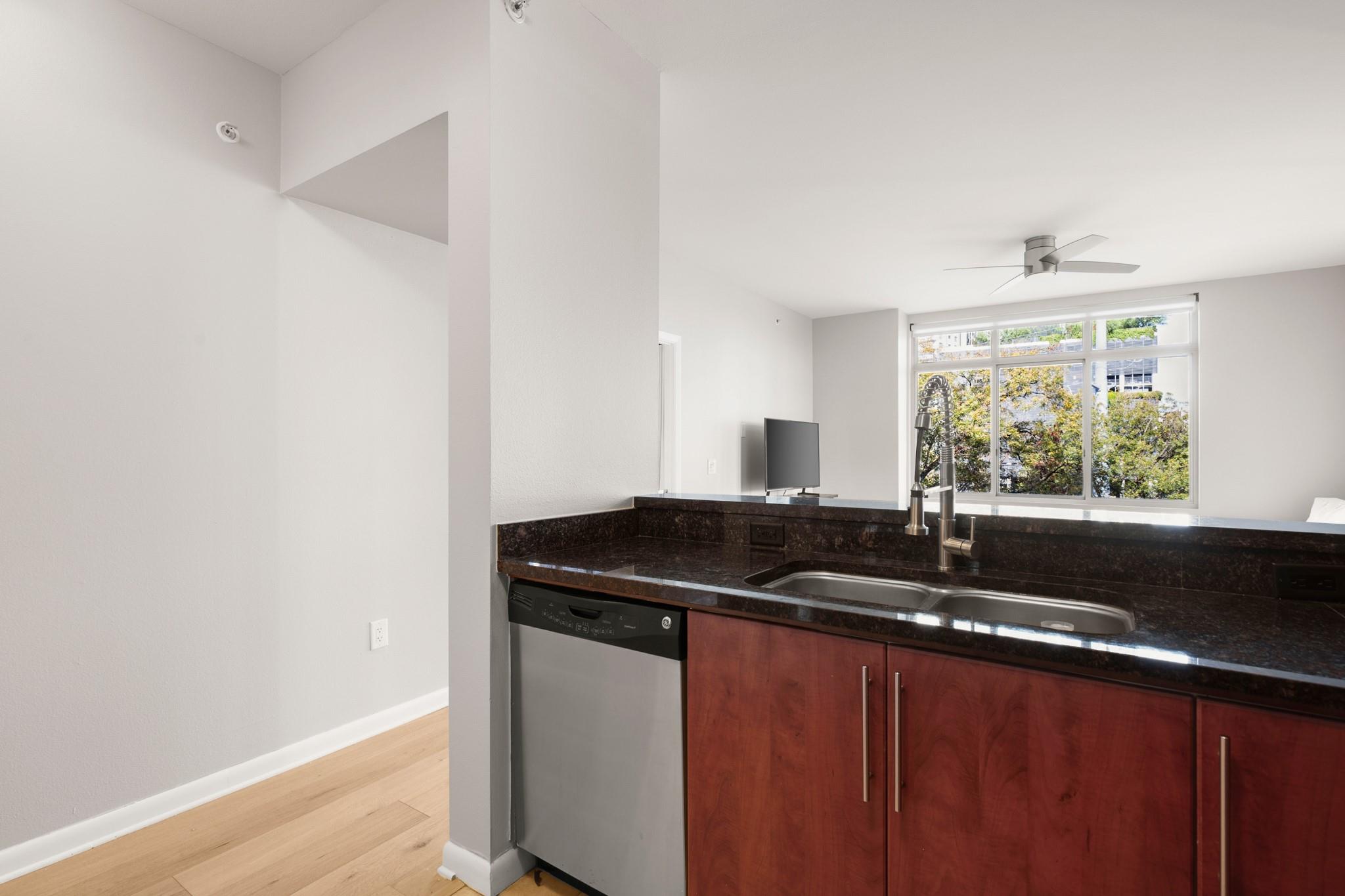 54 Rainey St # 518, Austin, TX 78701