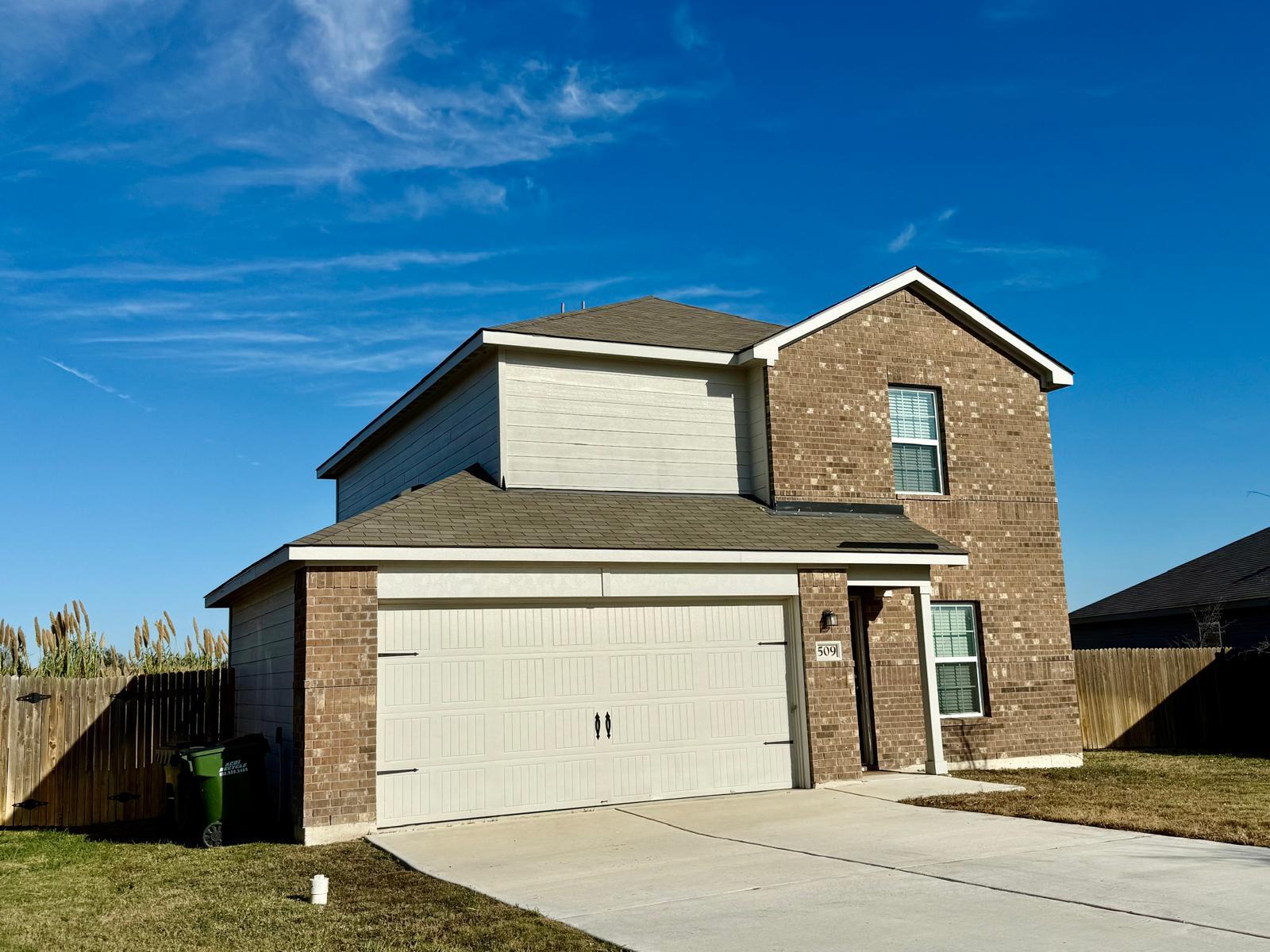 509 Riverdale Dr, Jarrell, TX 76537