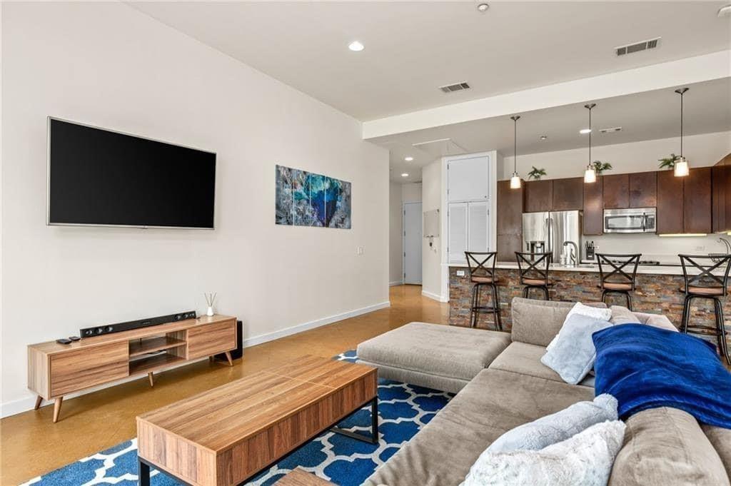 507 Sabine St # 705, Austin, TX 78701