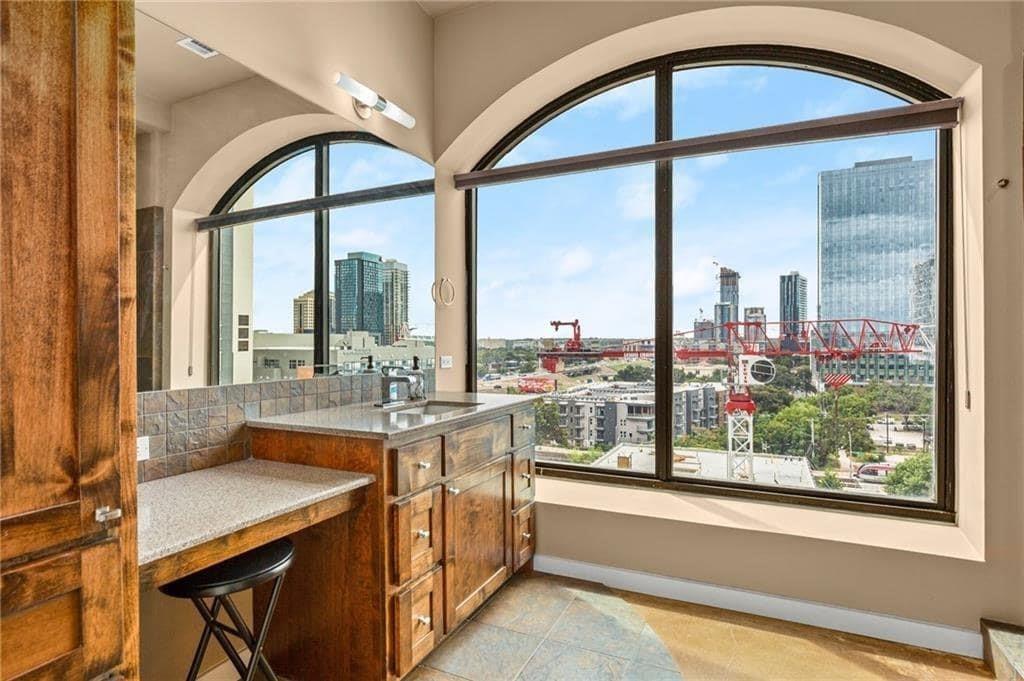 507 Sabine St # 705, Austin, TX 78701