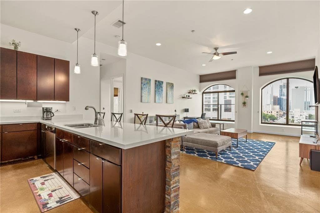 507 Sabine St # 705, Austin, TX 78701