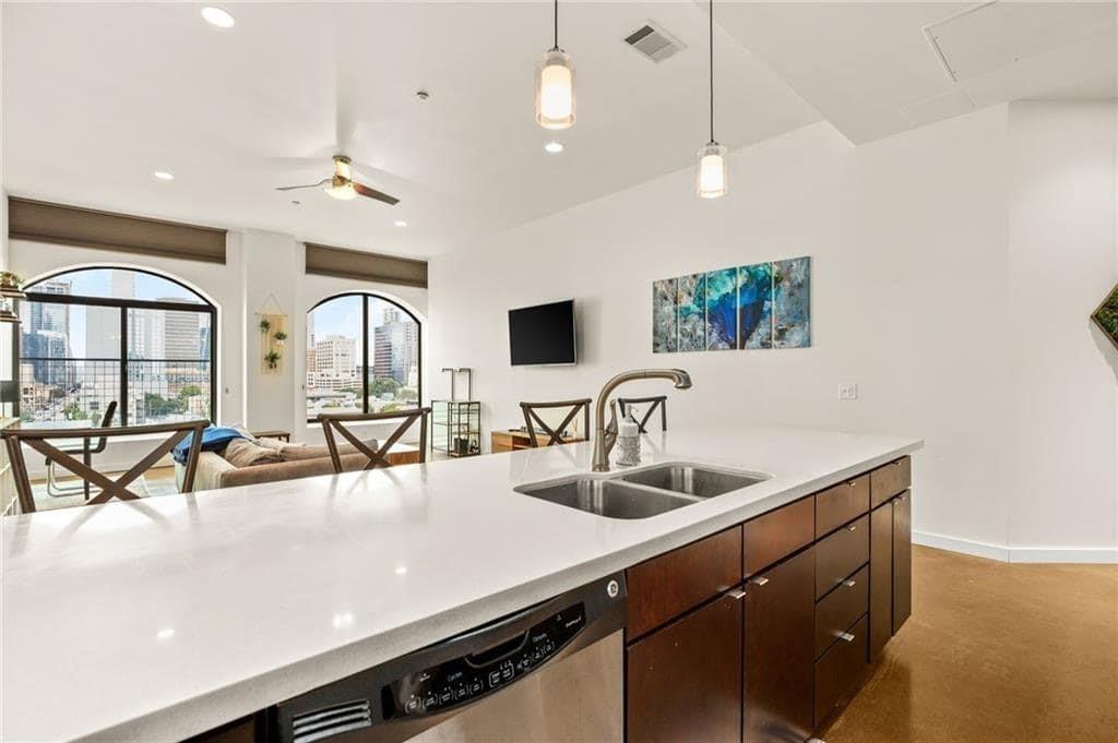 507 Sabine St # 705, Austin, TX 78701