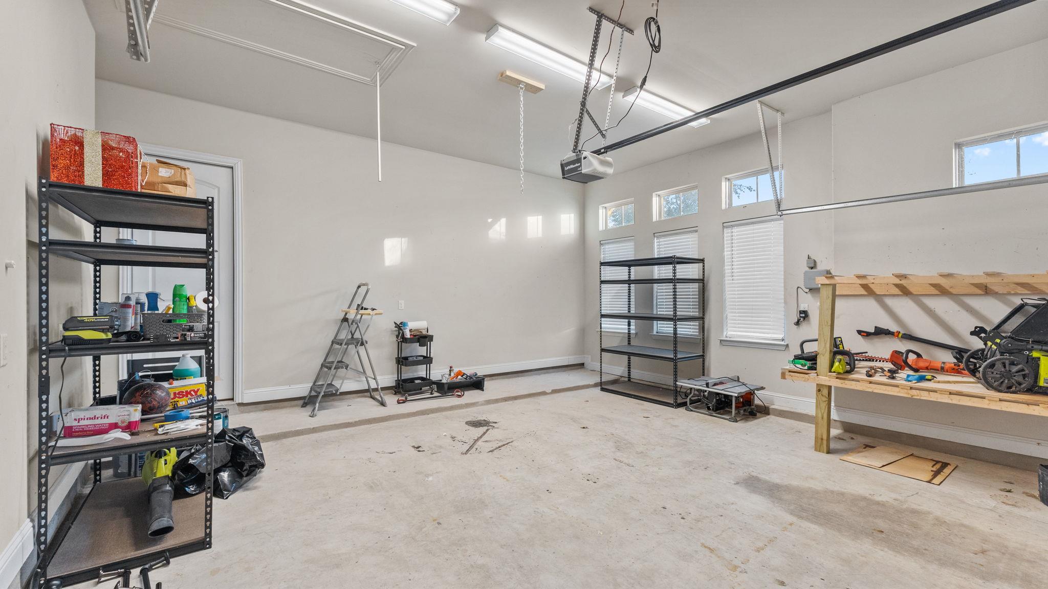 2433 Carretera Dr, Leander, TX 78641