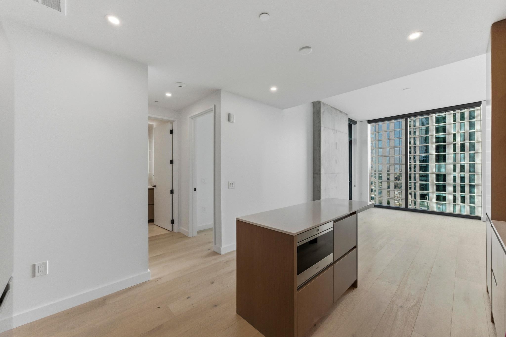 610 Davis St # 2204, Austin, TX 78701