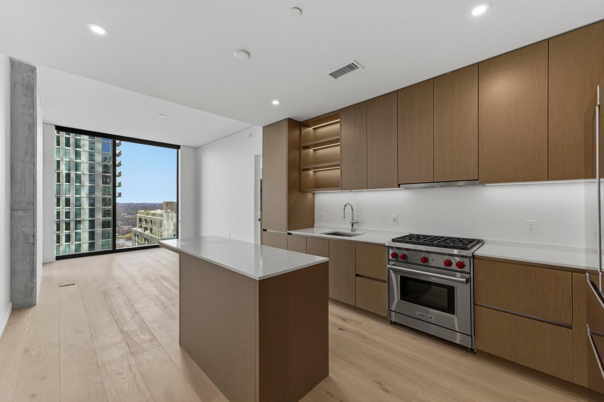 610 Davis St # 2204, Austin, TX 78701