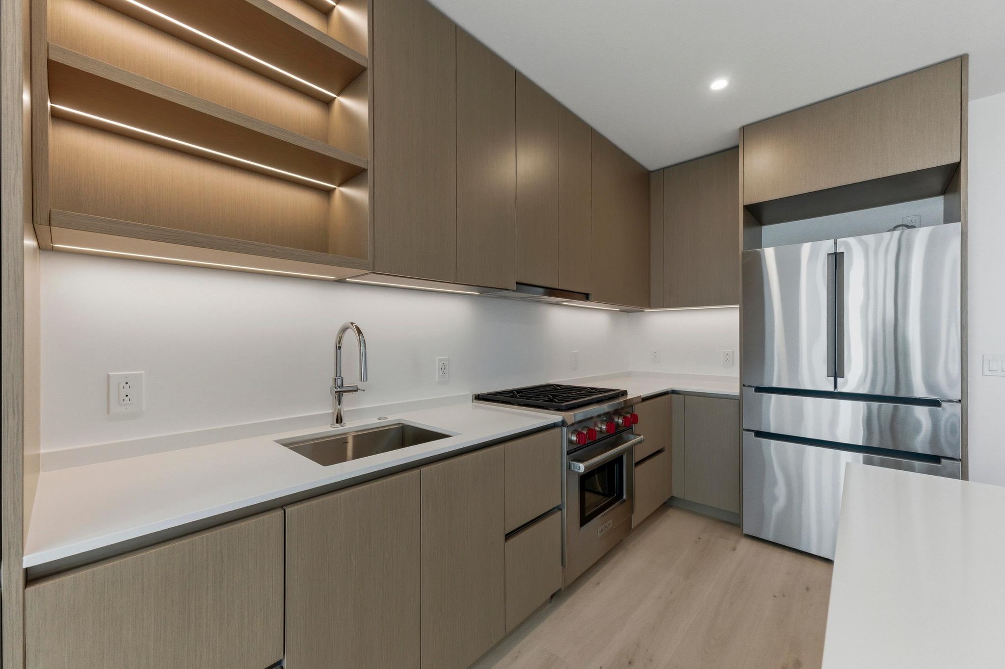 610 Davis St # 2204, Austin, TX 78701