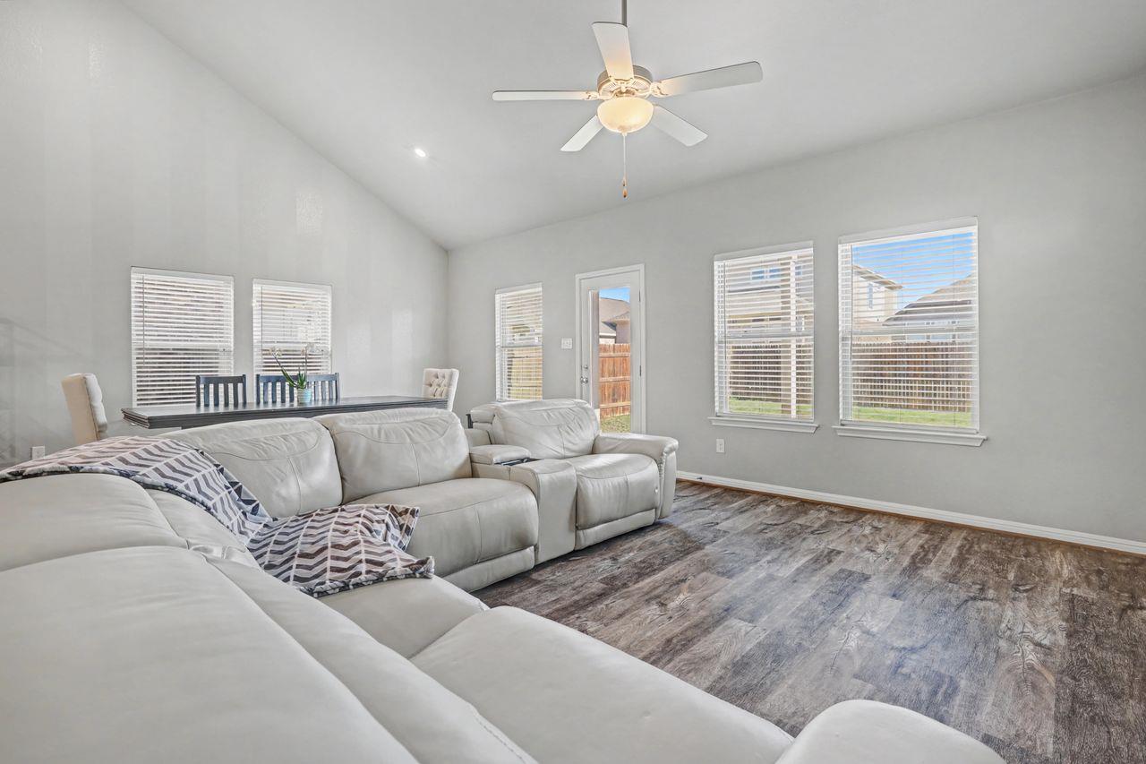 6700 Folsom Ave, Pflugerville, TX 78660