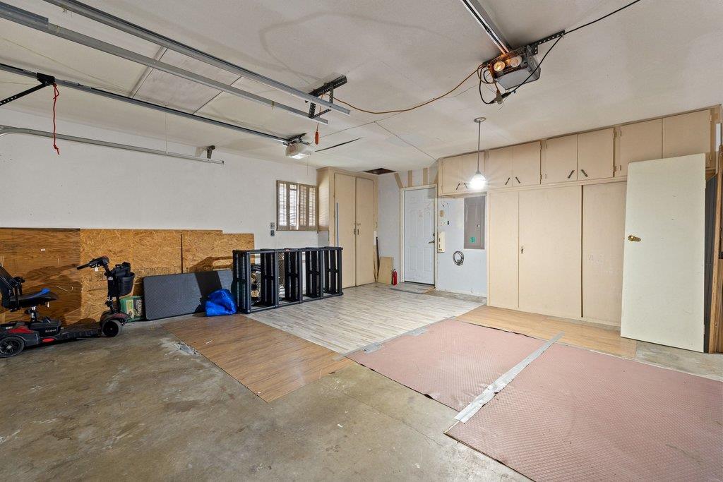 2204 Smith Ave, Taylor, TX 76574