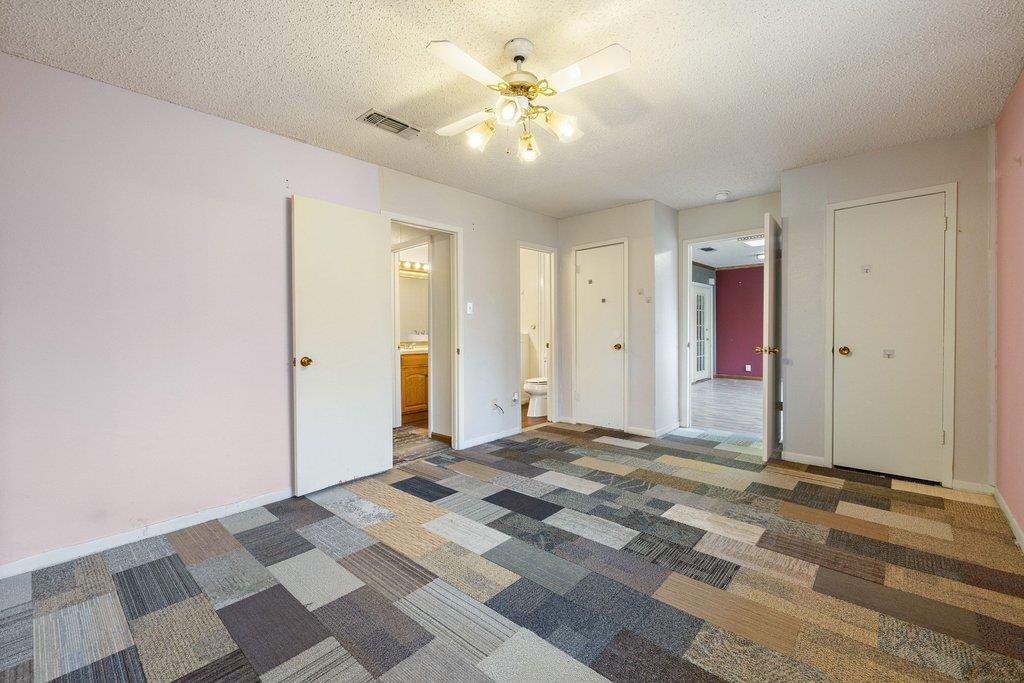 2204 Smith Ave, Taylor, TX 76574