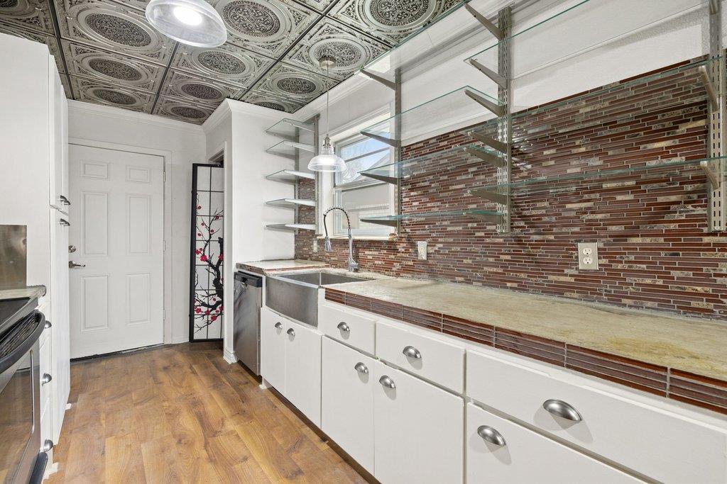 2204 Smith Ave, Taylor, TX 76574