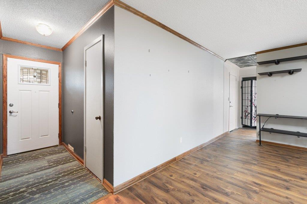 2204 Smith Ave, Taylor, TX 76574