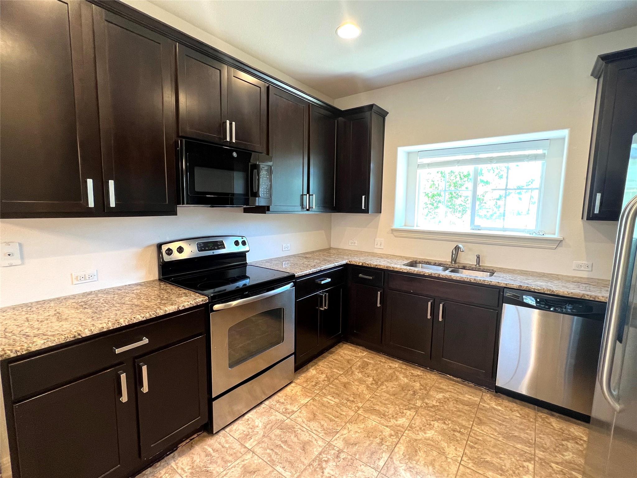 801 Alamo Plaza Dr, Cedar Park, TX 78613