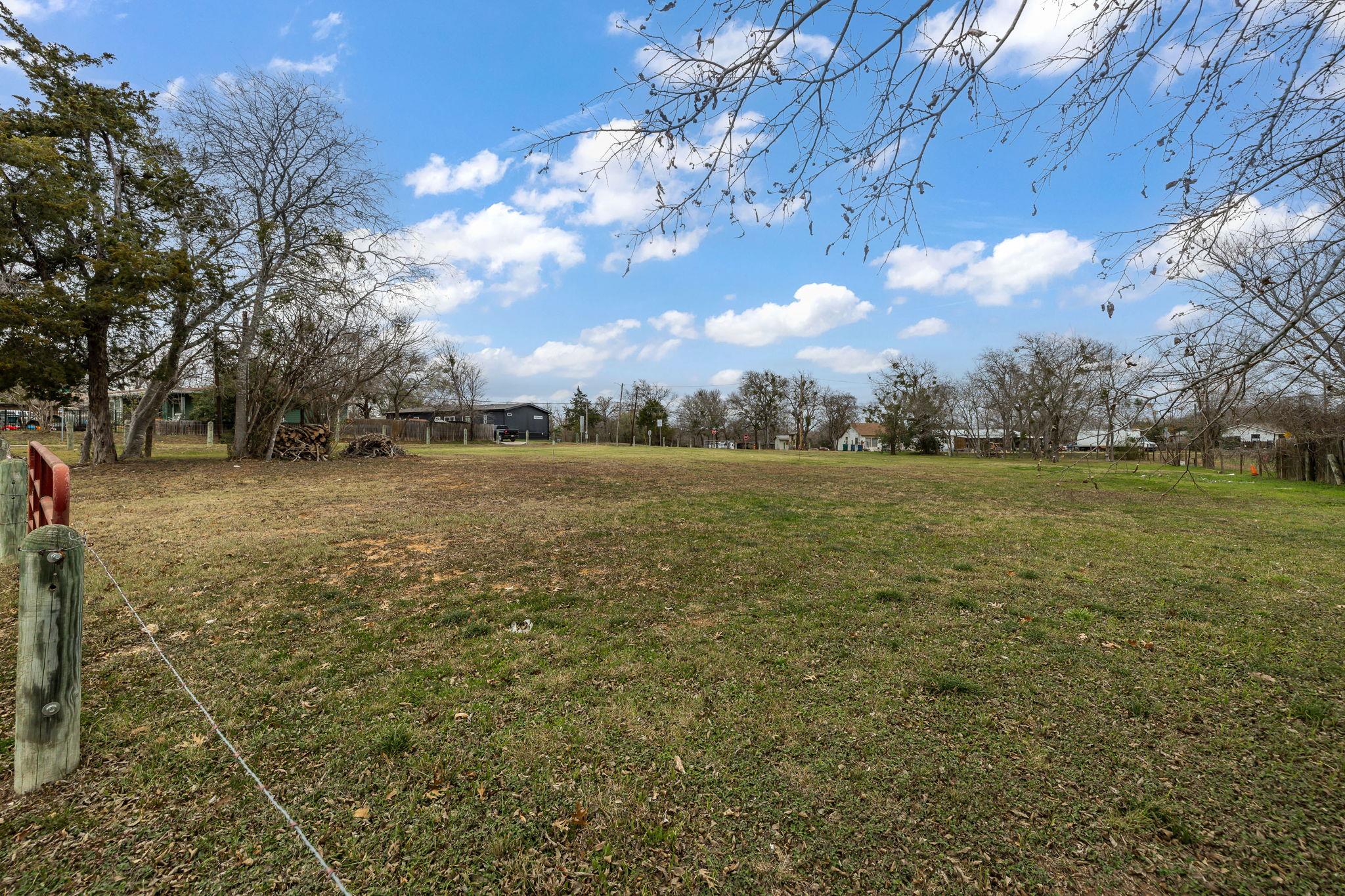 601 M L K Blvd, Elgin, TX 78621