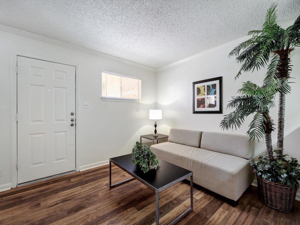 4553 Guadalupe St # 1BR, Austin, TX 78751