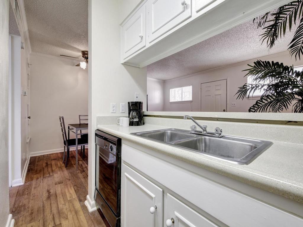 4553 Guadalupe St # 1BR, Austin, TX 78751