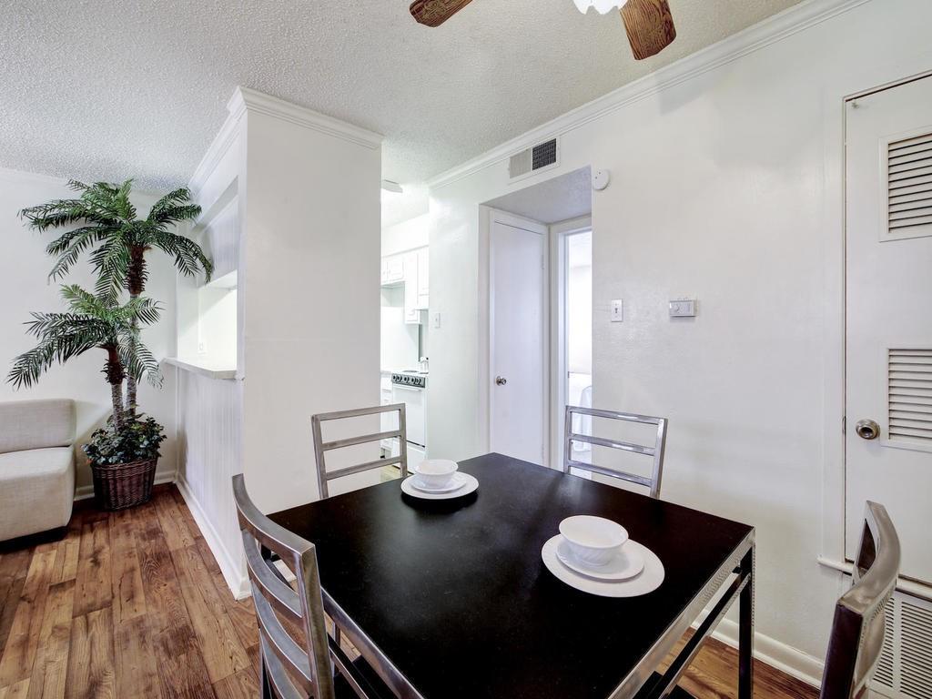 4553 Guadalupe St # 1BR, Austin, TX 78751