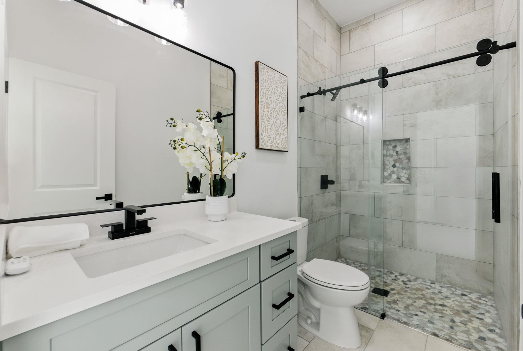 418 Bedford Dr, Spicewood, TX 78669