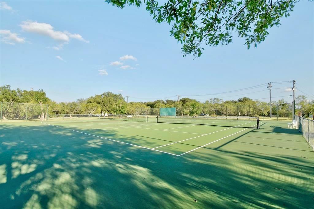 418 Bedford Dr, Spicewood, TX 78669