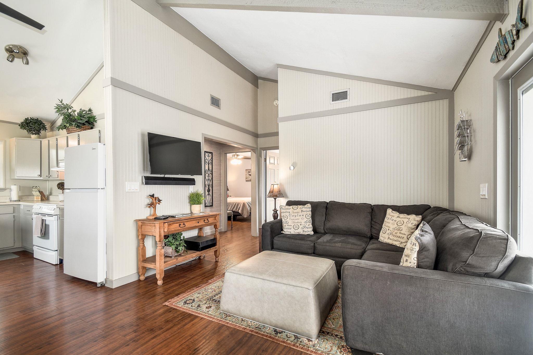 2591 Lakeshore Dr, Canyon Lake, TX 78133