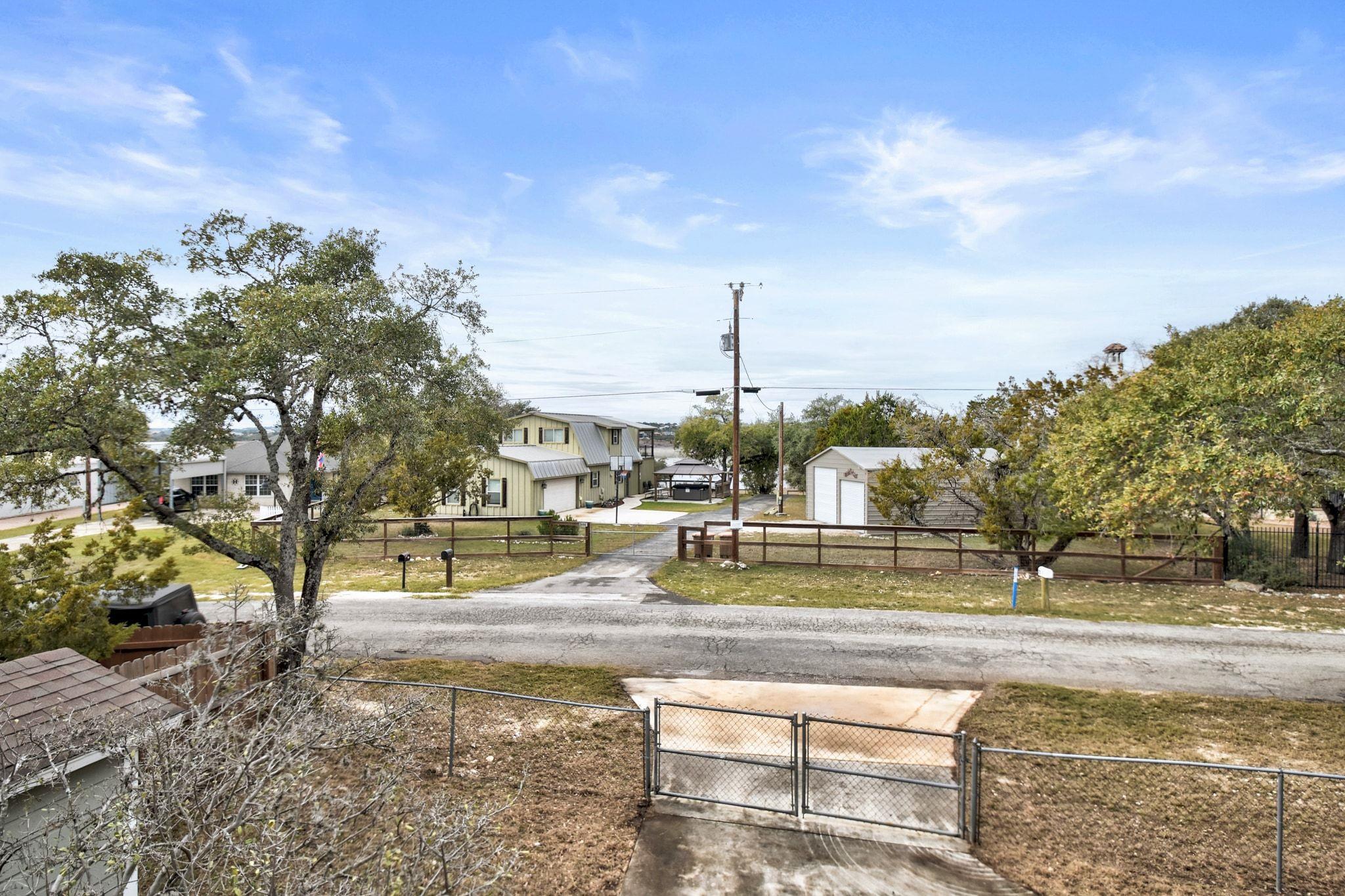 2591 Lakeshore Dr, Canyon Lake, TX 78133