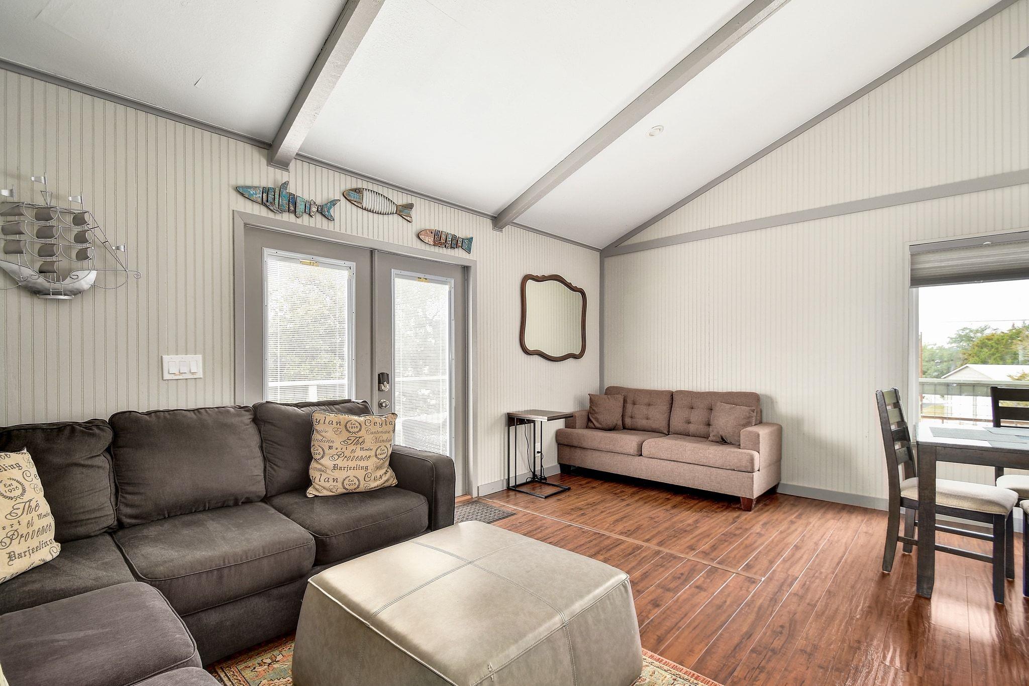 2591 Lakeshore Dr, Canyon Lake, TX 78133