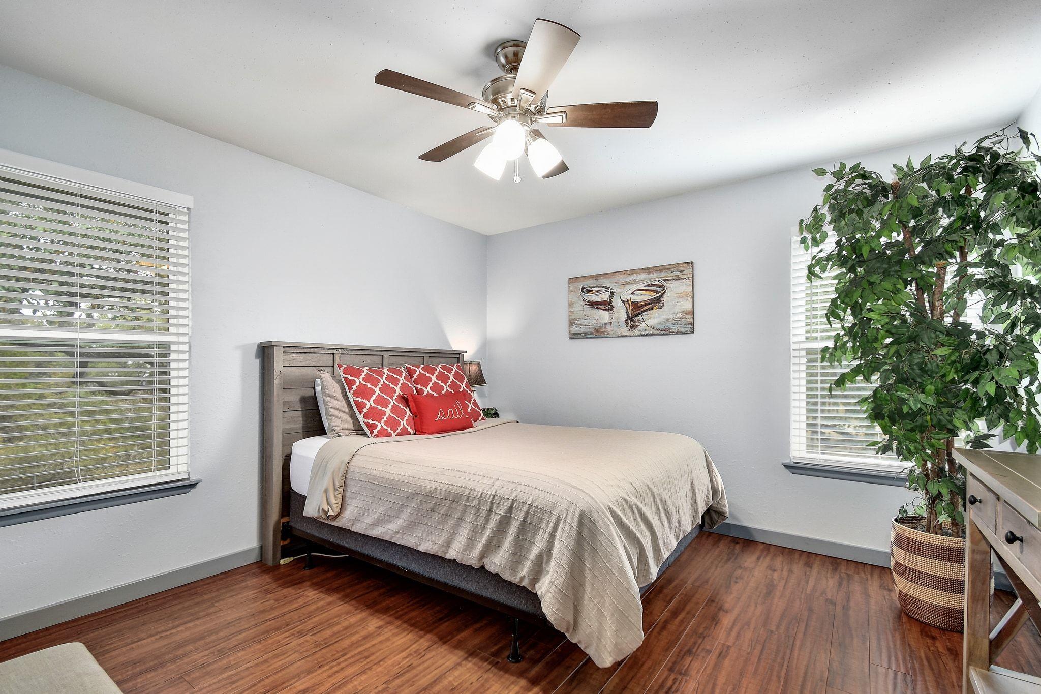 2591 Lakeshore Dr, Canyon Lake, TX 78133